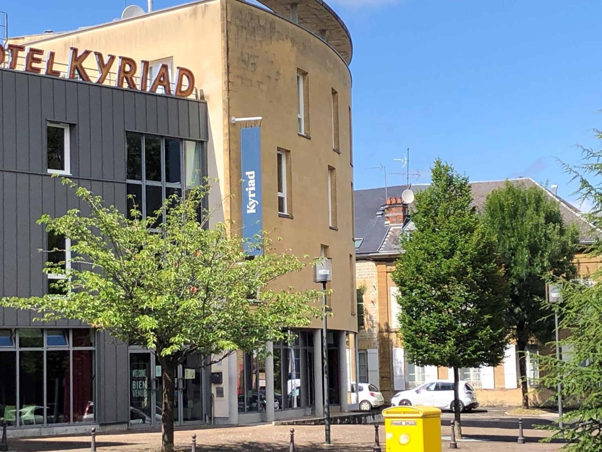 Kyriad Charleville Mezieres Esterno foto